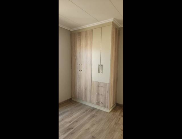 2 BEDROOM HOUSE FOR SALE IN SECUNDA CENTRAL